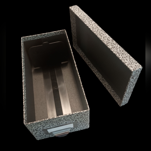 Sturdy Globe-Weis index box - Picture 5 of 7